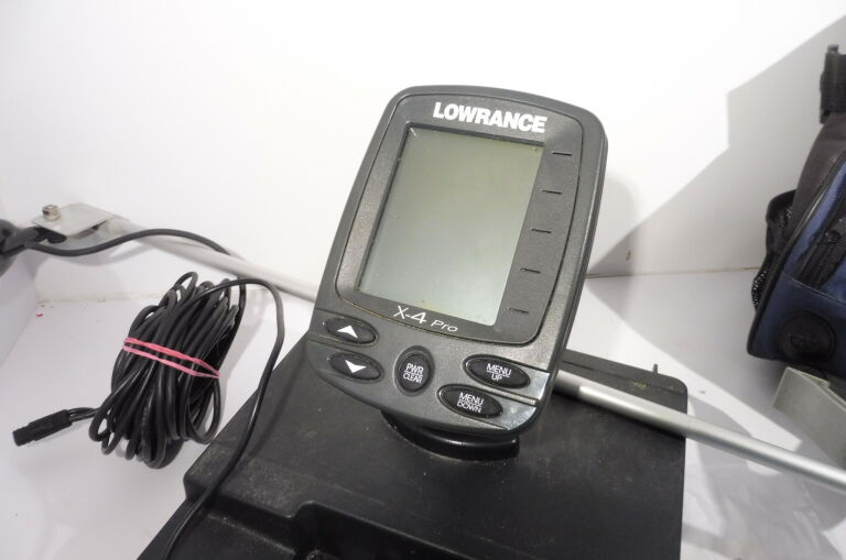 LOWRANCE X-4 PRO ECHOSONDA TORBA + RAMIE