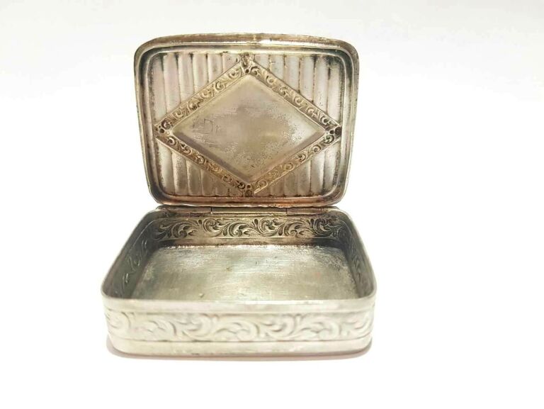 przedwojenna-papierosnica-kraft-alpacca-stan-nie-wymaga-renowacji