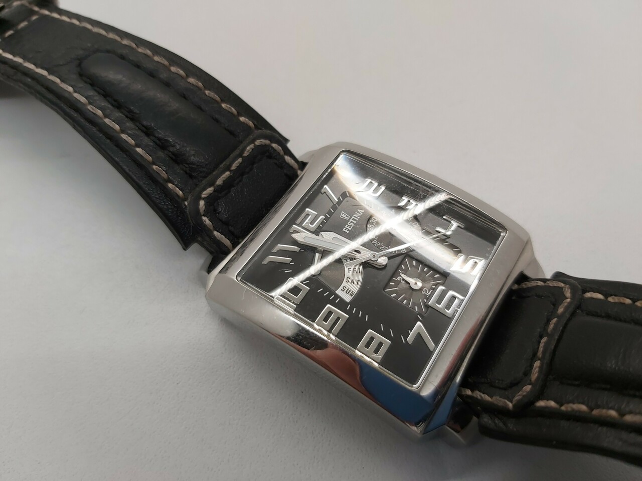 zegarek-festina-f16282-ksztalt-koperty-kwadratowa