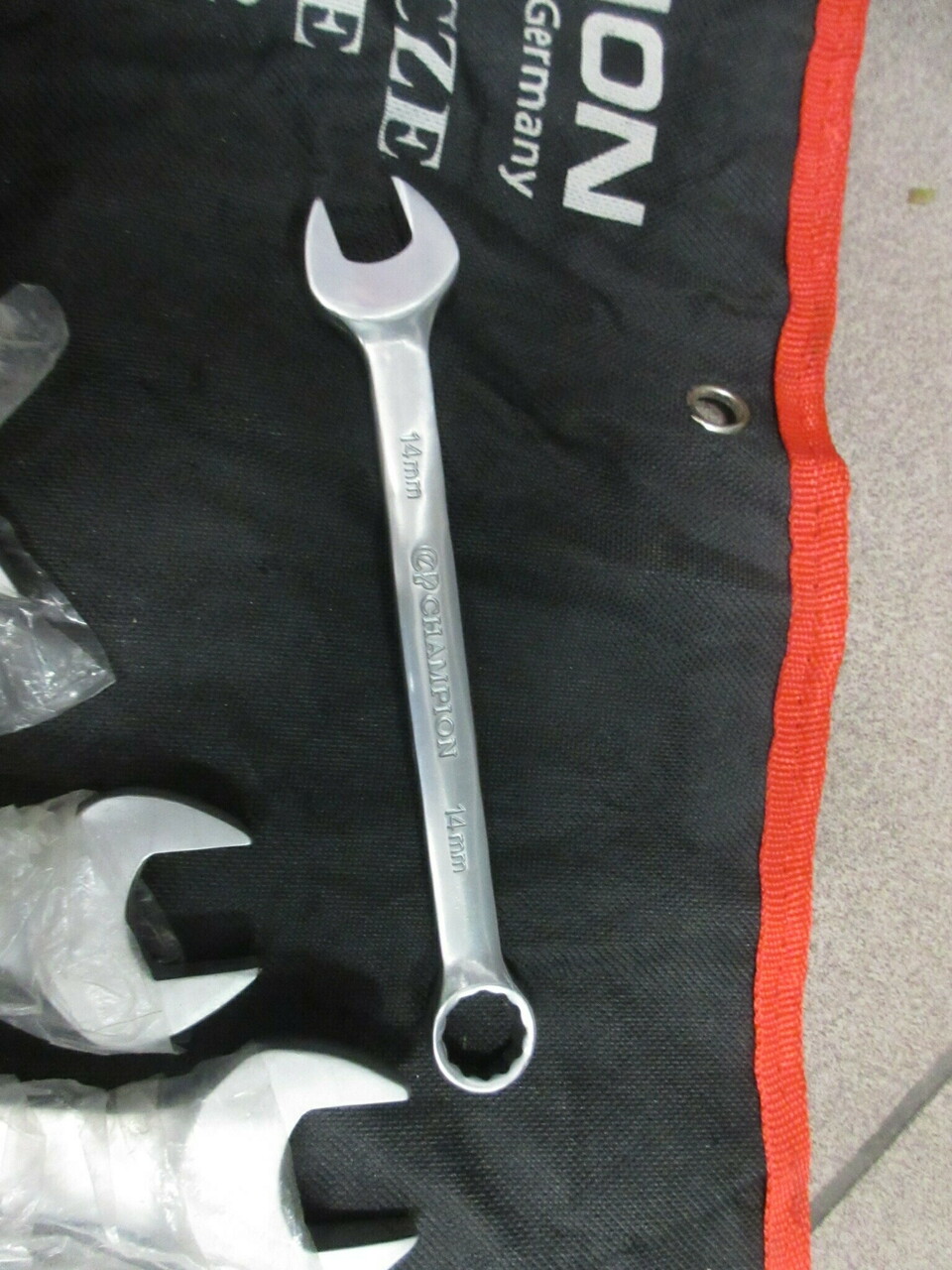 klucze-plasko-oczkowe-champion-cr-v-6-32-17-eleme-stan-uzywany