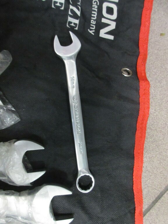 klucze-plasko-oczkowe-champion-cr-v-6-32-17-eleme-stan-uzywany