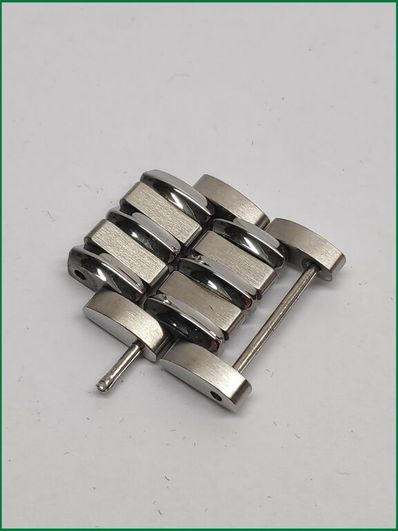 zegarek-adriatica-a126151b3q-ksztalt-koperty-okragla