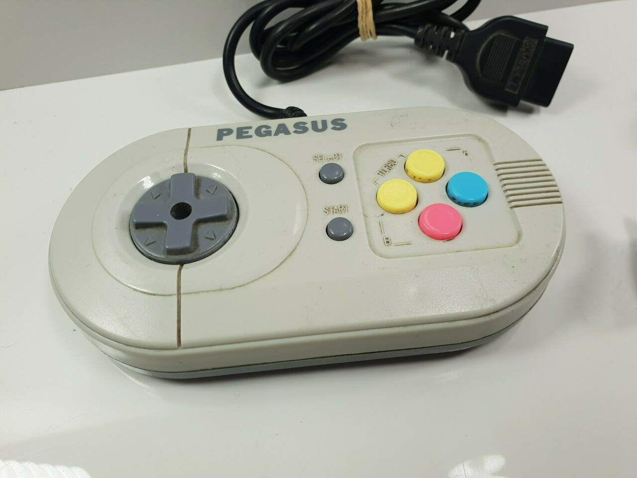 konsola-pegasus-iq502-pady-pistolety-gratis-gry-stan-uzywany