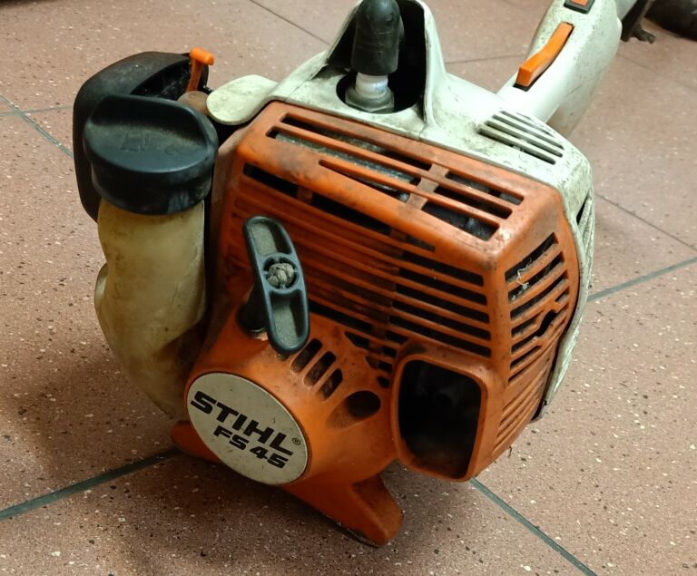 kosa-spalinowa-stihl-fs-45-zasilanie-spalinowe