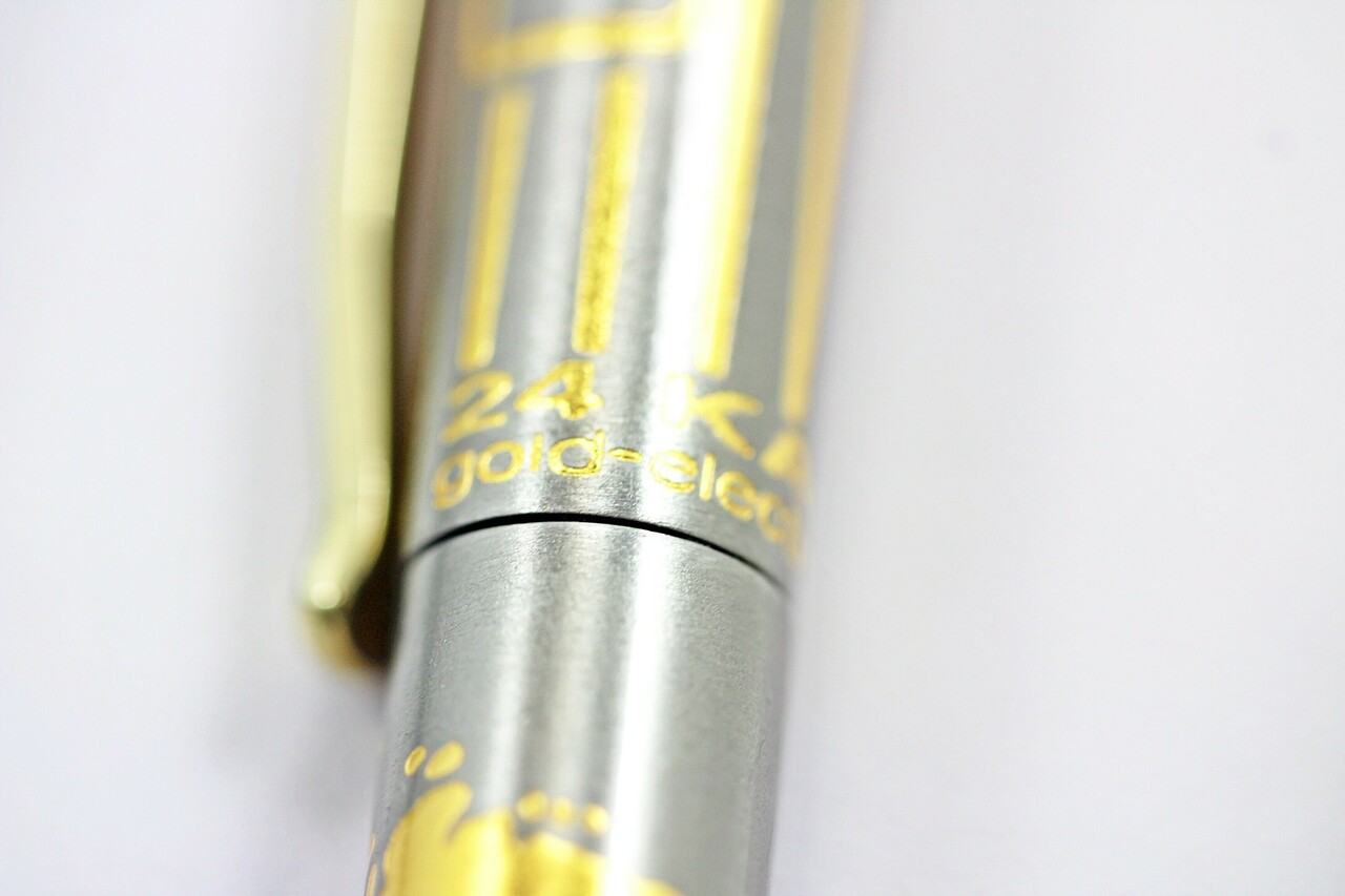 wyjatkowy-pozlacany-dlugopis-elysee-24-karat-kolor-wkladu-czarny