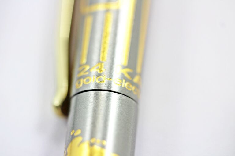 wyjatkowy-pozlacany-dlugopis-elysee-24-karat-kolor-wkladu-czarny