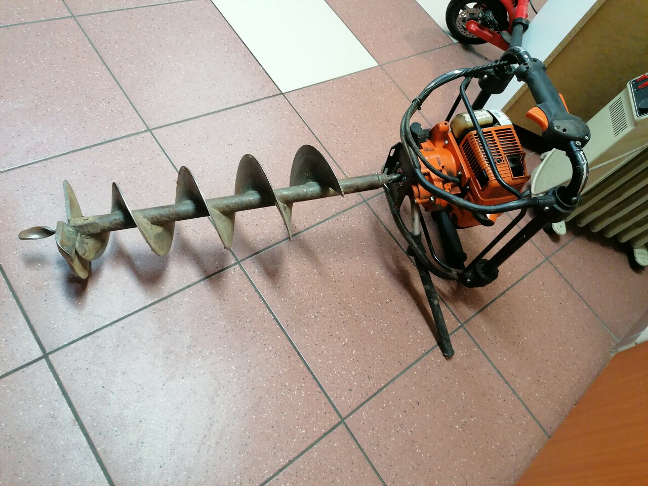 wiertnica-spalinowa-stihl-bt-121-marka-stihl-bt-121