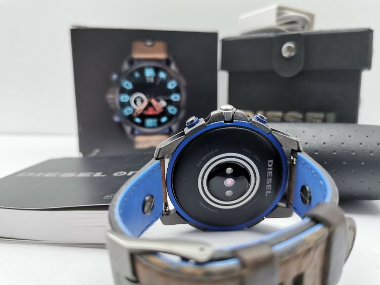 Diesel smartwatch dw6d1 online