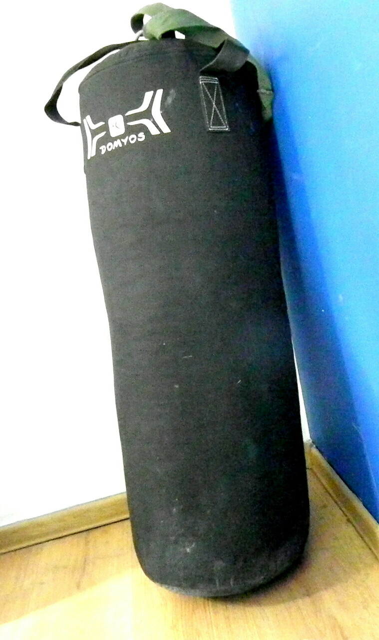 worek-bokserski-treningowy-domyos-decathlon-stan-uzywany