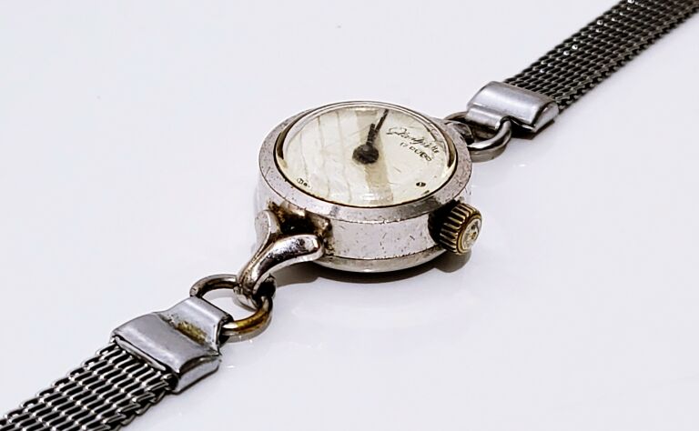 zegarek-damski-glashutte-17-rubis-rodzaj-analogowe