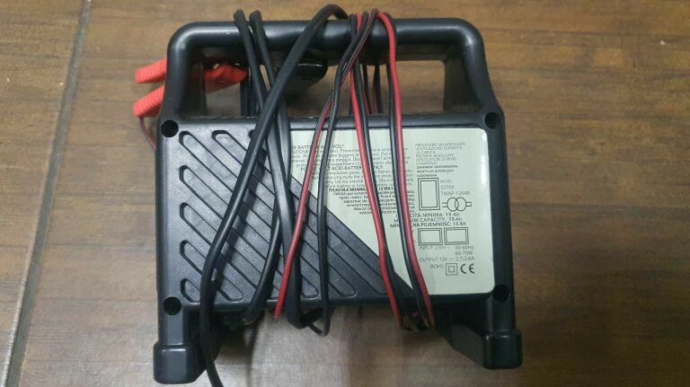 PROSTOWNIK DO AKUMULATORA GRAND PRIX 12V