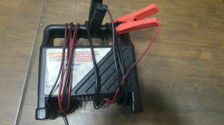 PROSTOWNIK DO AKUMULATORA GRAND PRIX 12V