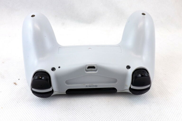 pad-ps4-pochodzenie-oryginal