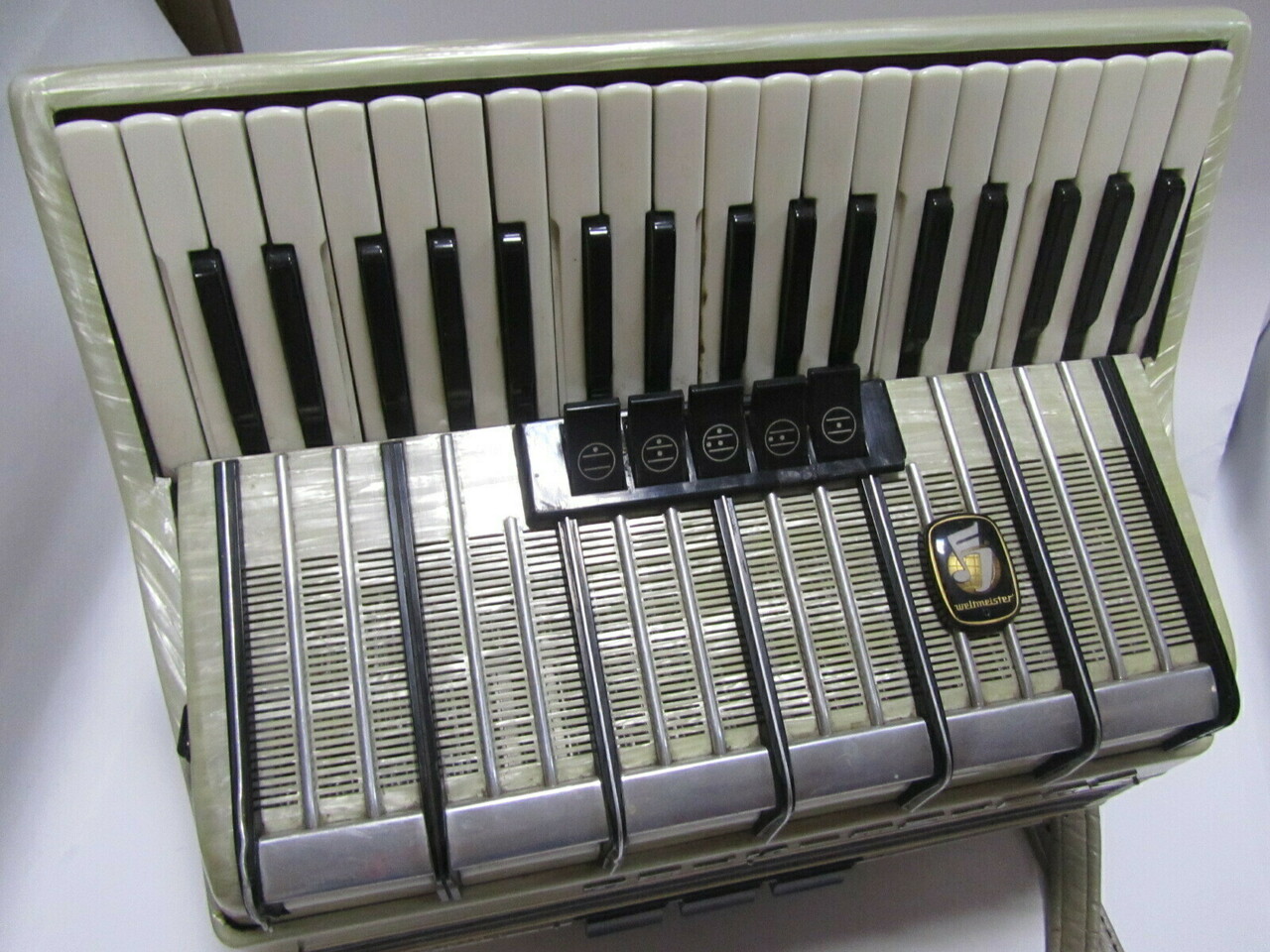 akordeon-weltmeister-amigo-96-bas-gornoslaska-37a-kalisz