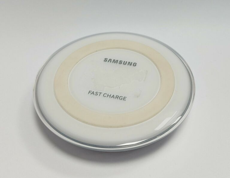 ladowarka-indukcyjna-samsung-stan-uzywany