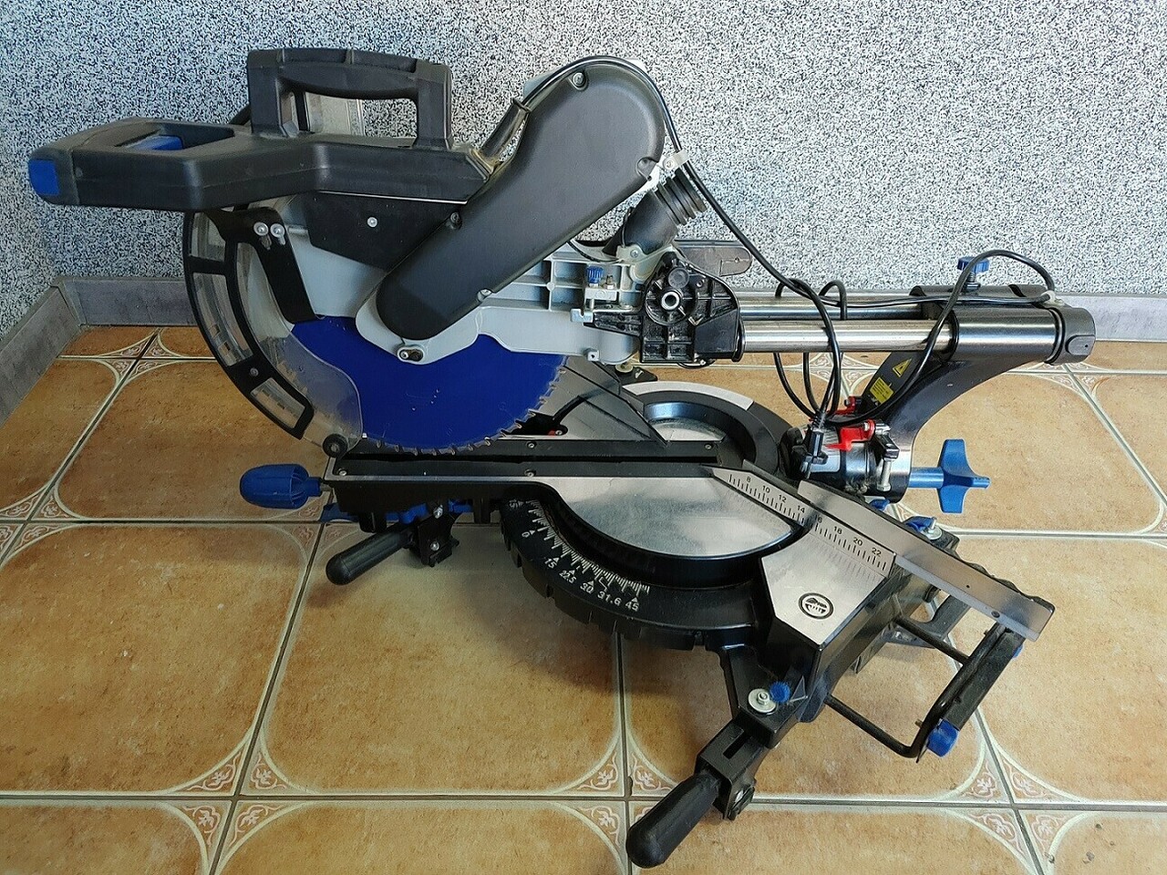 pila-ukosowa-hyundai-hso20305-stan-uzywany