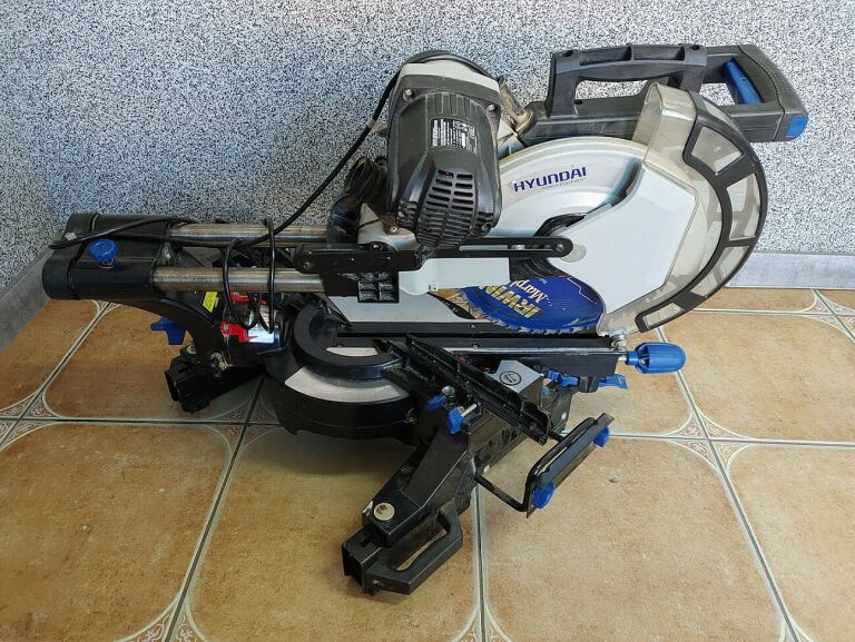 pila-ukosowa-hyundai-hso20305-warszawska-56-tomaszow-maz