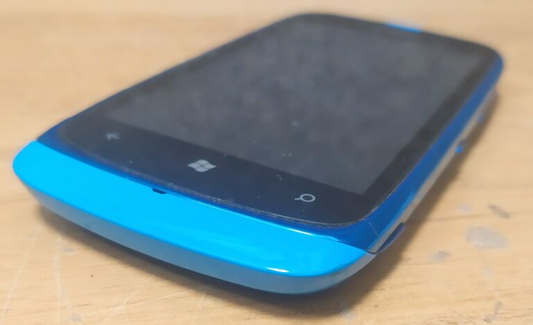 TELEFON NOKIA LUMIA 610 NIE ŁADUJE