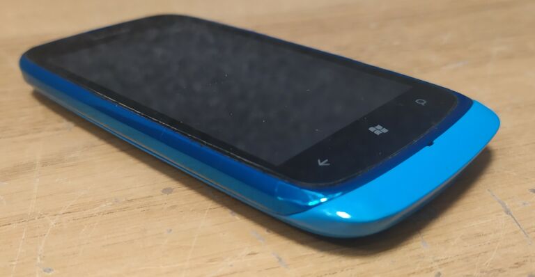 telefon-nokia-lumia-610-nie-laduje-typ-smartfon