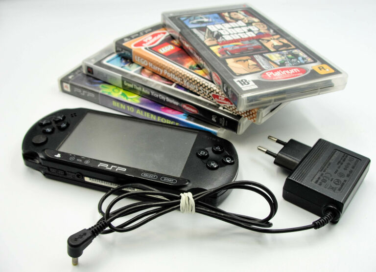 konsola-psp-4-gry-gta-vice-liberty-city-lego-grochowska-173-warszawa