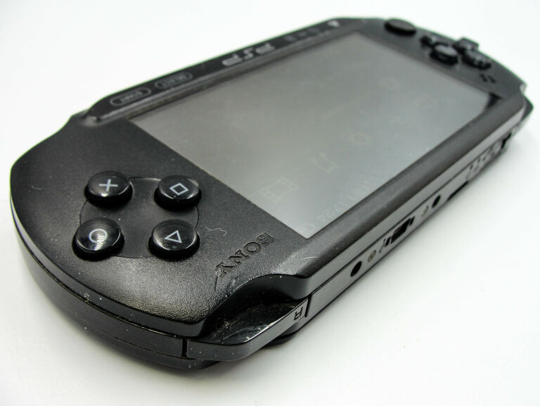 konsola-psp-4-gry-gta-vice-liberty-city-lego-stan-uzywany