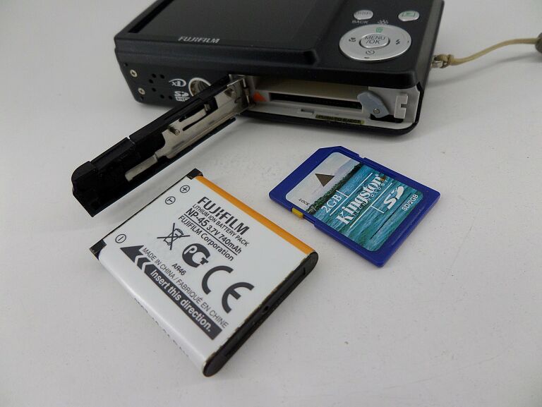 APARAT CYFROWY FUJIFILM FINEPIX J10