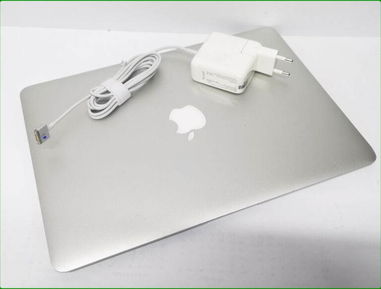 macbook-air-62a1466-slowackiego-11-wieliczka