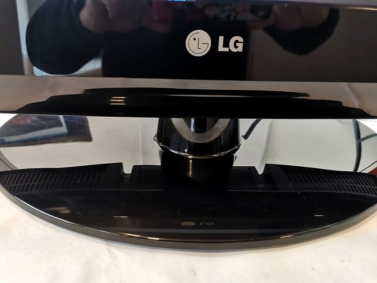 LG 32LH2000 32' HD-READY LCD DVB-T USB HDMI