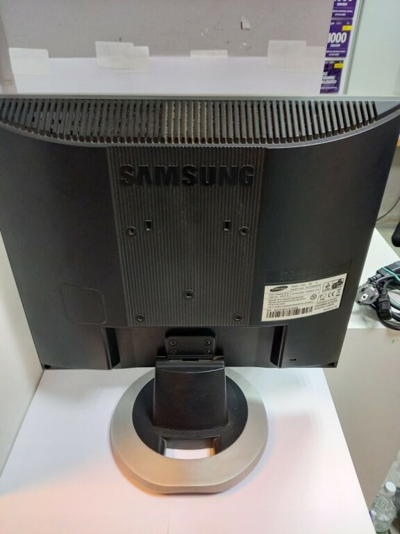 MONITOR SAMSUNG SYNCMASTER 710N