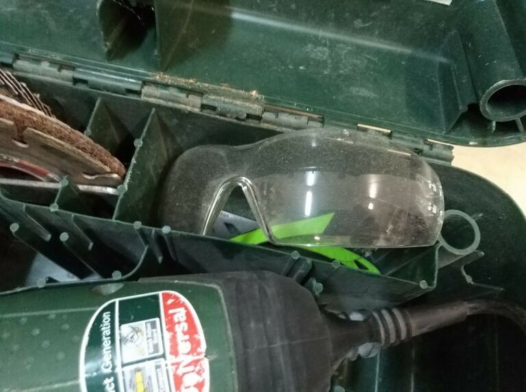 szlifierka-katowa-bosch-pws-750-115-zestaw-rodzaj-katowa