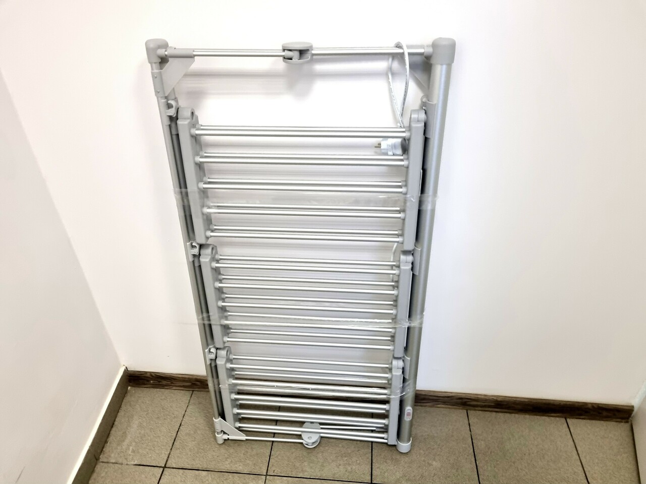 suszarka-elektryczna-do-prania-lakeland-25904-model-25904