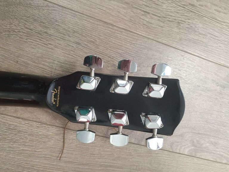 GITARA SQUIER BY FENDER SA-105