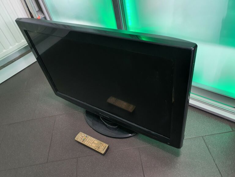 TELEWIZOR PANASONIC TX-L32C2EA + PILOT