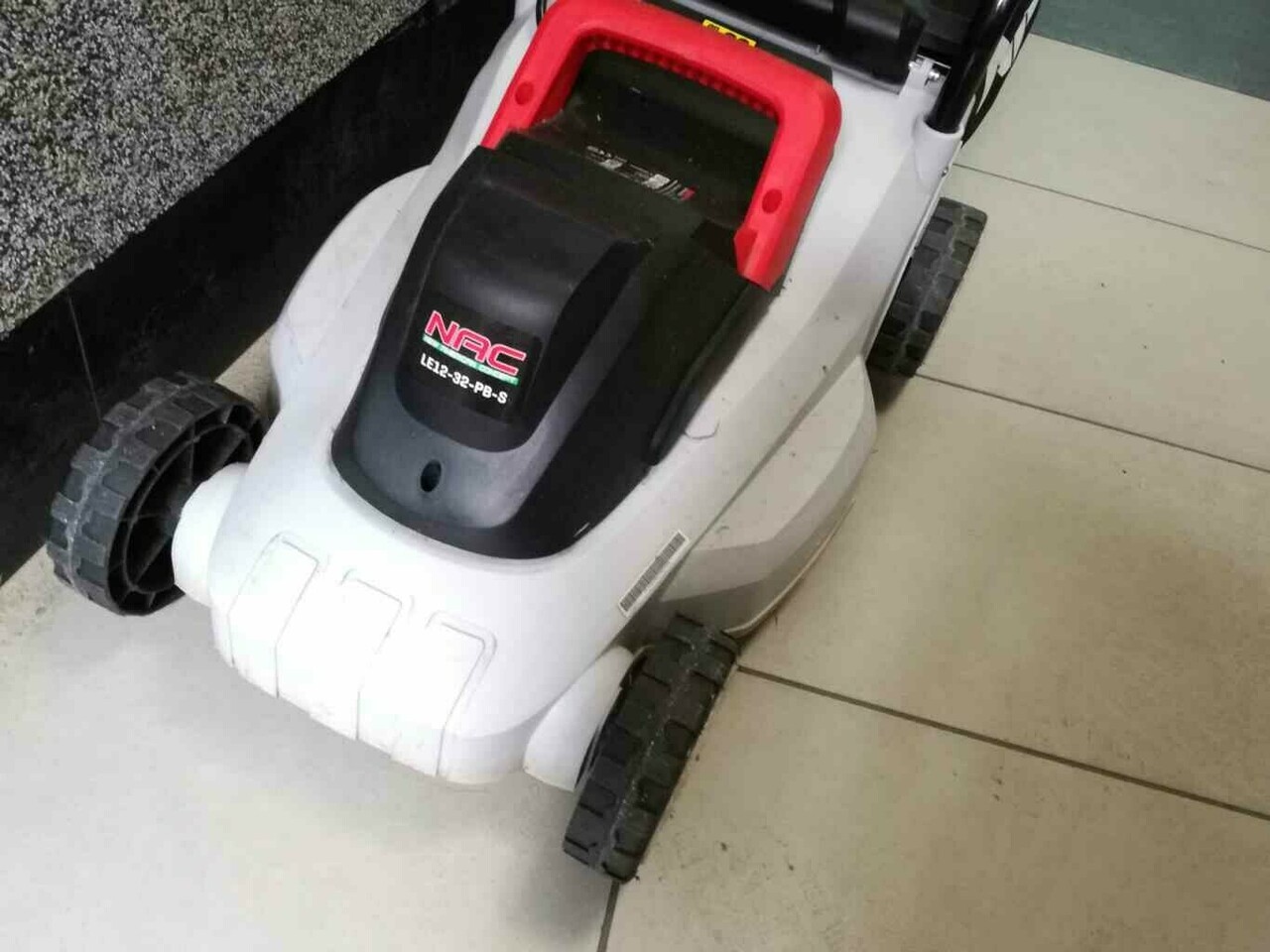 kosiarka-elektryczna-nac-le12-32-pb-s-stan-uzywany