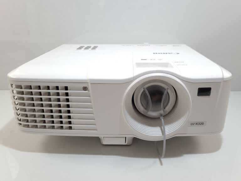 PROJEKTOR CANON LV-X320