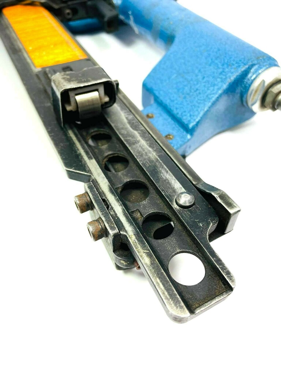 zszywacz-tapicerski-bea-1450-764-zasilanie-pneumatyczne