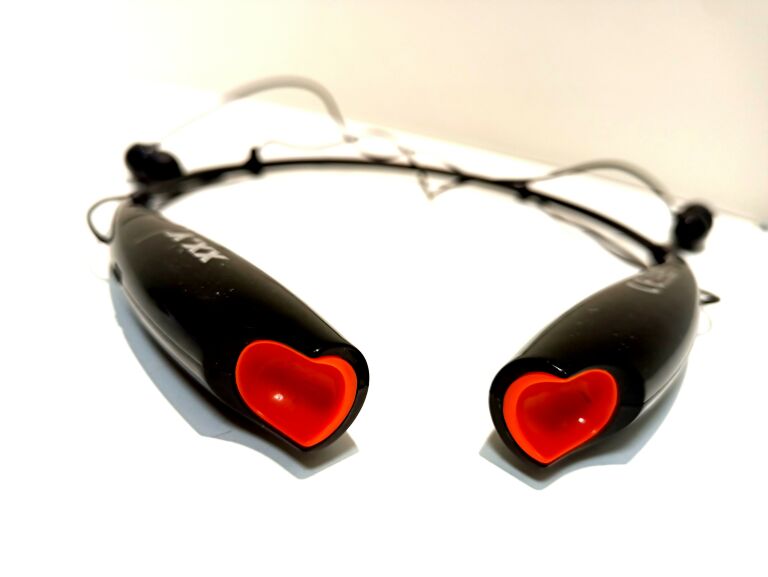 SŁUCHAWKI BLUETOOTH XX.Y