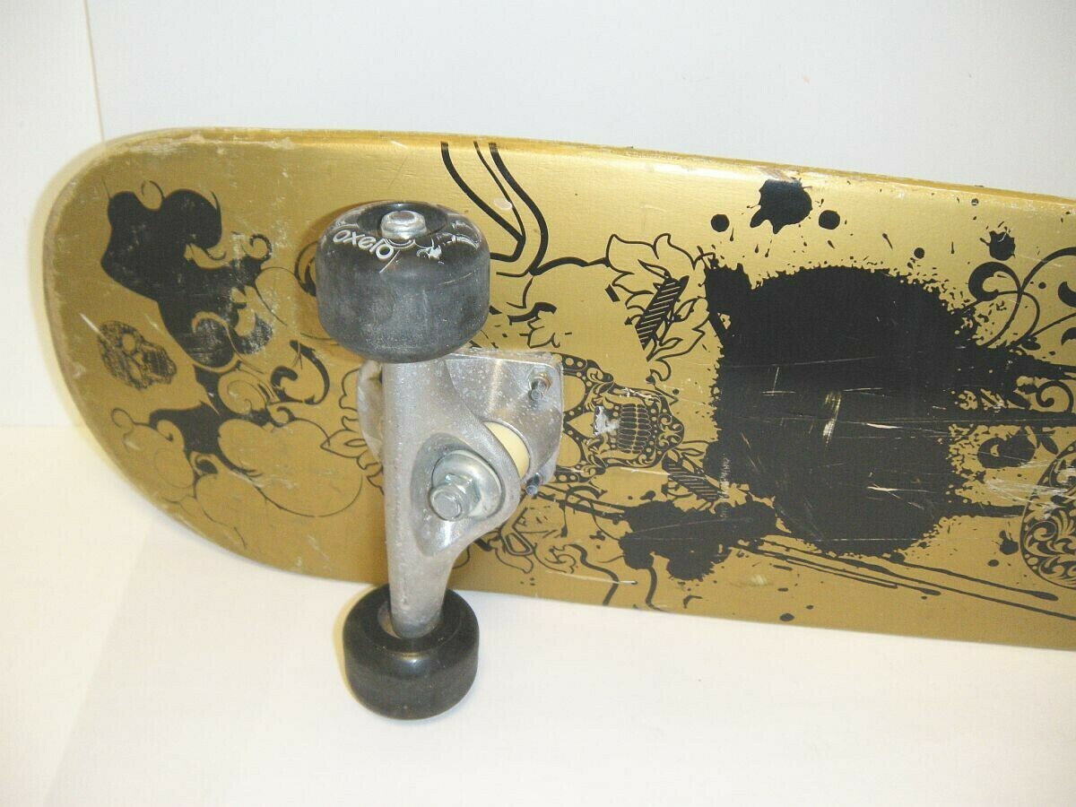 deskorolka-klasyczna-skateboard-z-czaszka-targowa-7-leczna