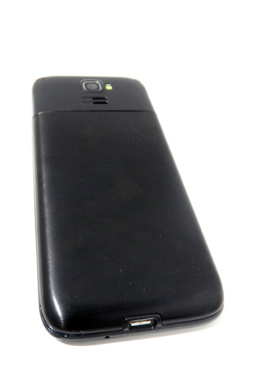 telefon-swiss-one-sc560-z-ladowarka-typ-telefon-komorkowy