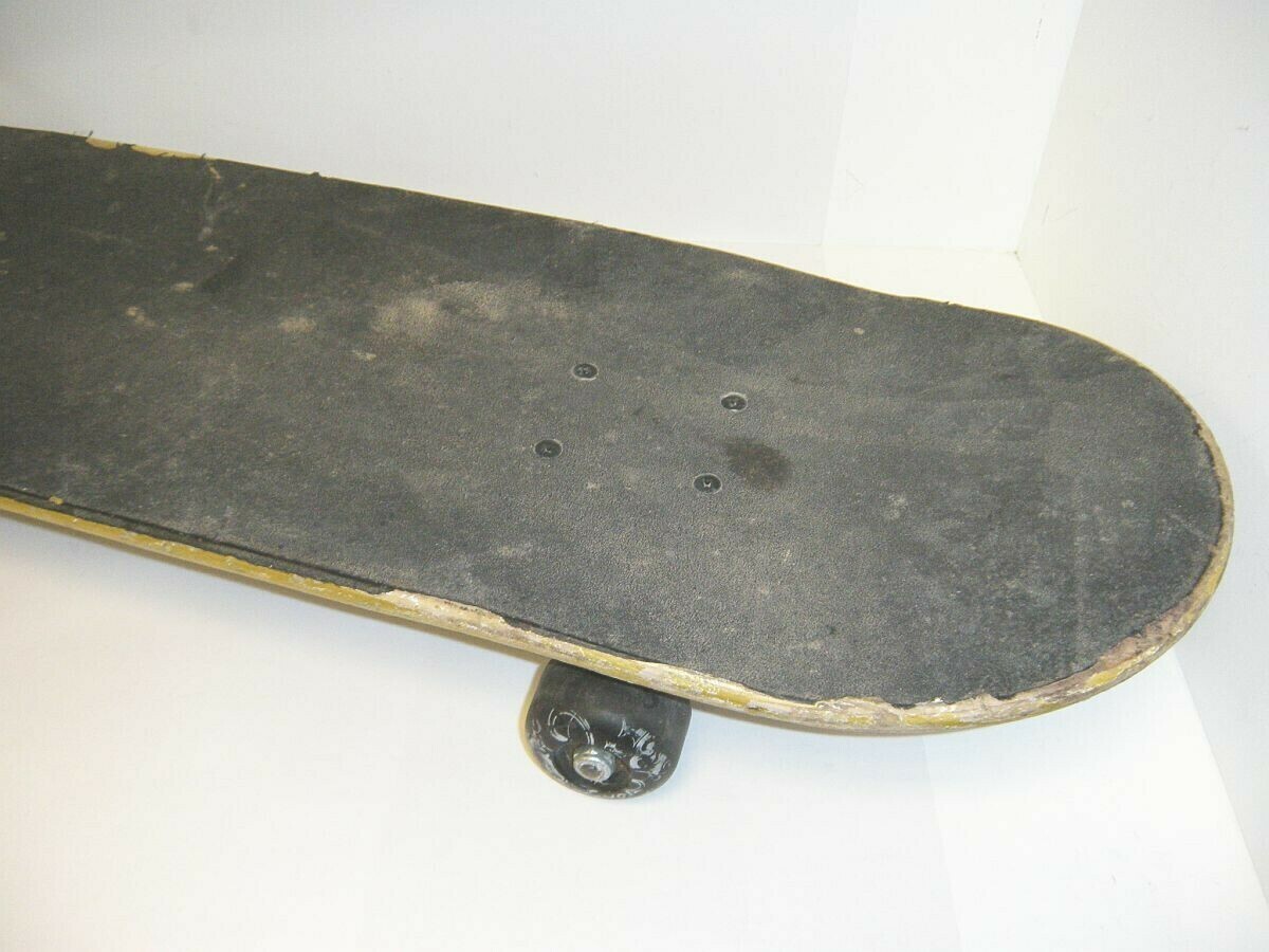 deskorolka-klasyczna-skateboard-z-czaszka-marka-inna-marka