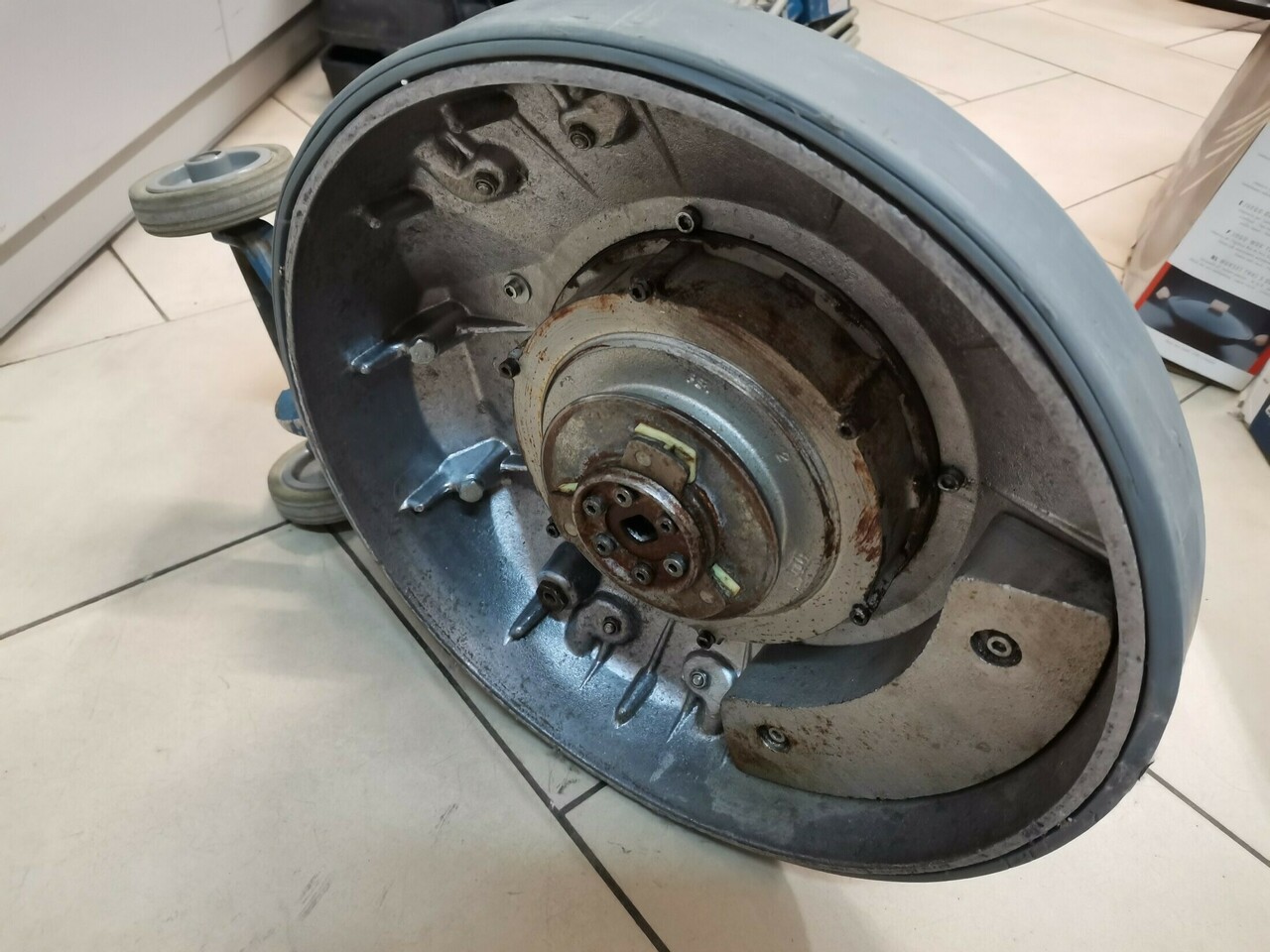 szlifierka-cyklinarka-columbus-typ-400-opis-wroclawska-6-opole-sj