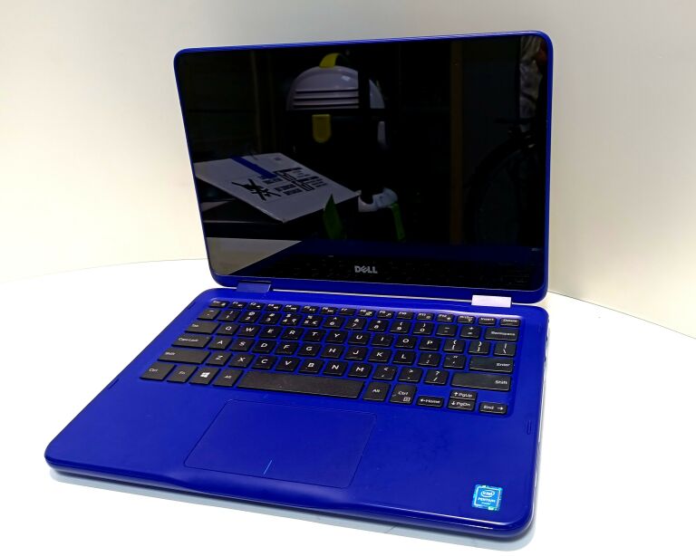 LAPTOP DELL INSPIRON P25T 8GB/ 120GB KOMPLET