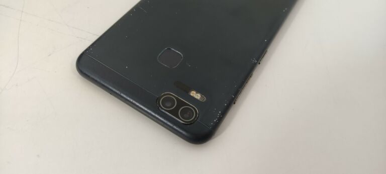 ASUS Z01HD