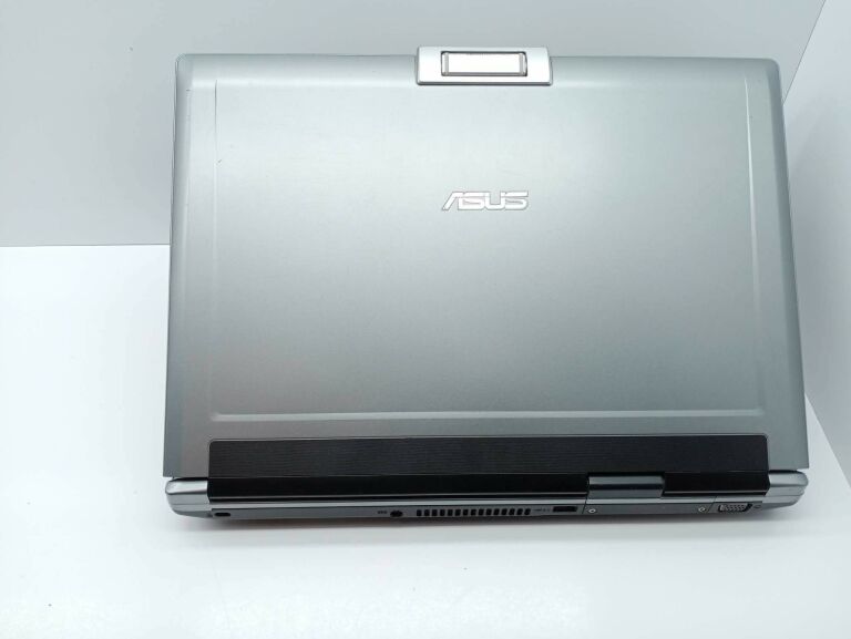 LAPTOP ASUS BT-183 INTEL PENTIUM DUAL 2RAM OPIS!
