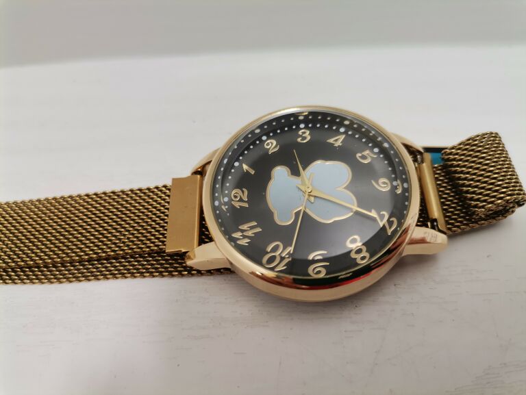 zegarek-z-misiem-osiedle-kombatantow-7c-krakow