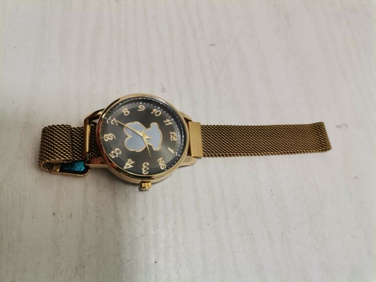 zegarek-z-misiem-typ-nareczny