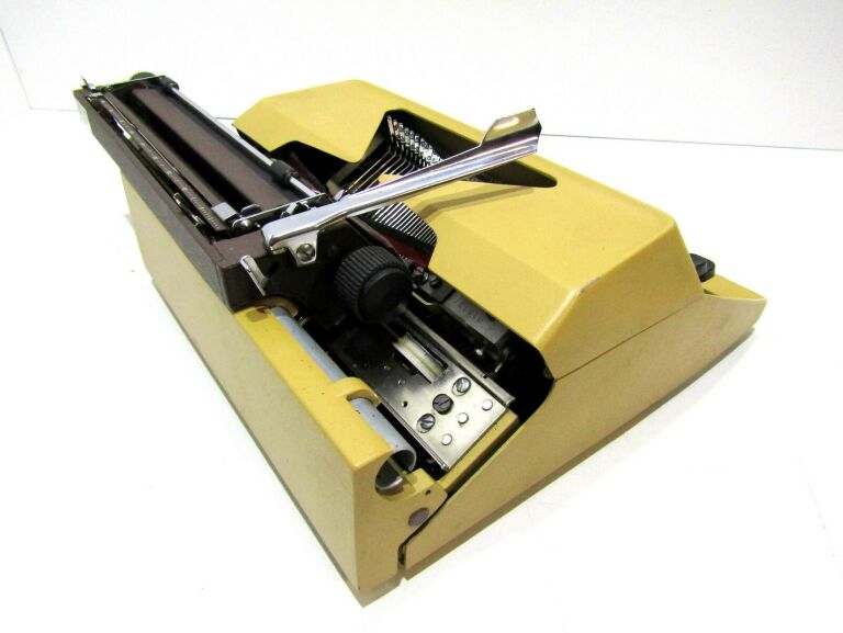 maszyna-do-pisania-predom-lucznik-1301-walizka-kosciuszki-48-bilgoraj