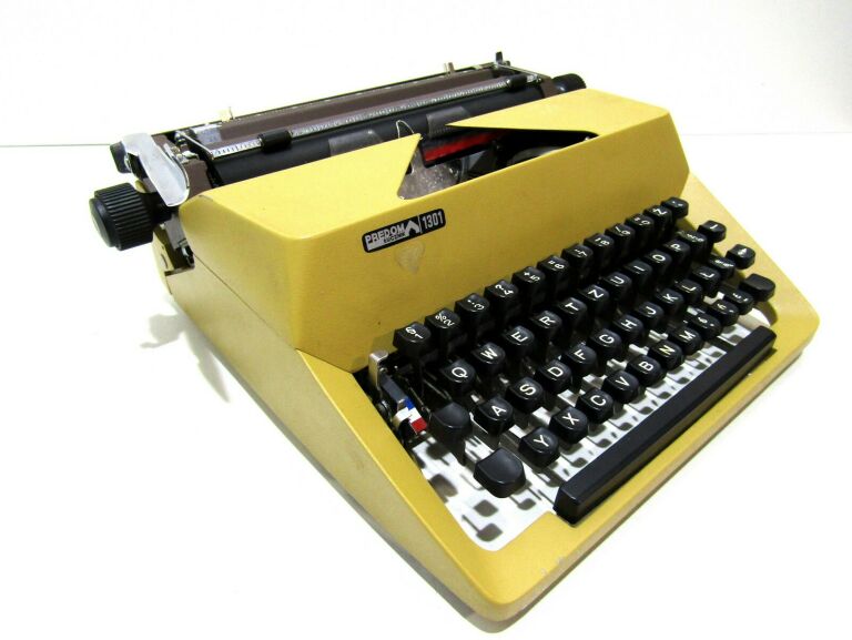 maszyna-do-pisania-predom-lucznik-1301-walizka-kosciuszki-48-bilgoraj