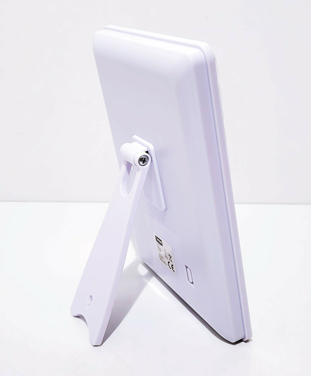 lustro-led-mariefred-jysk-kolor-dominujacy-bezbarwny