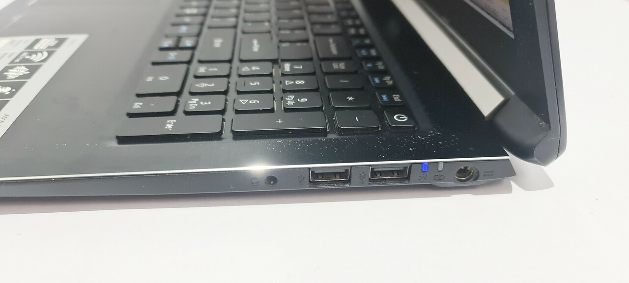 laptop-acer-a515-51g-54vw-2-dyski-4gb-ram-i5-liczba-rdzeni-procesora-1